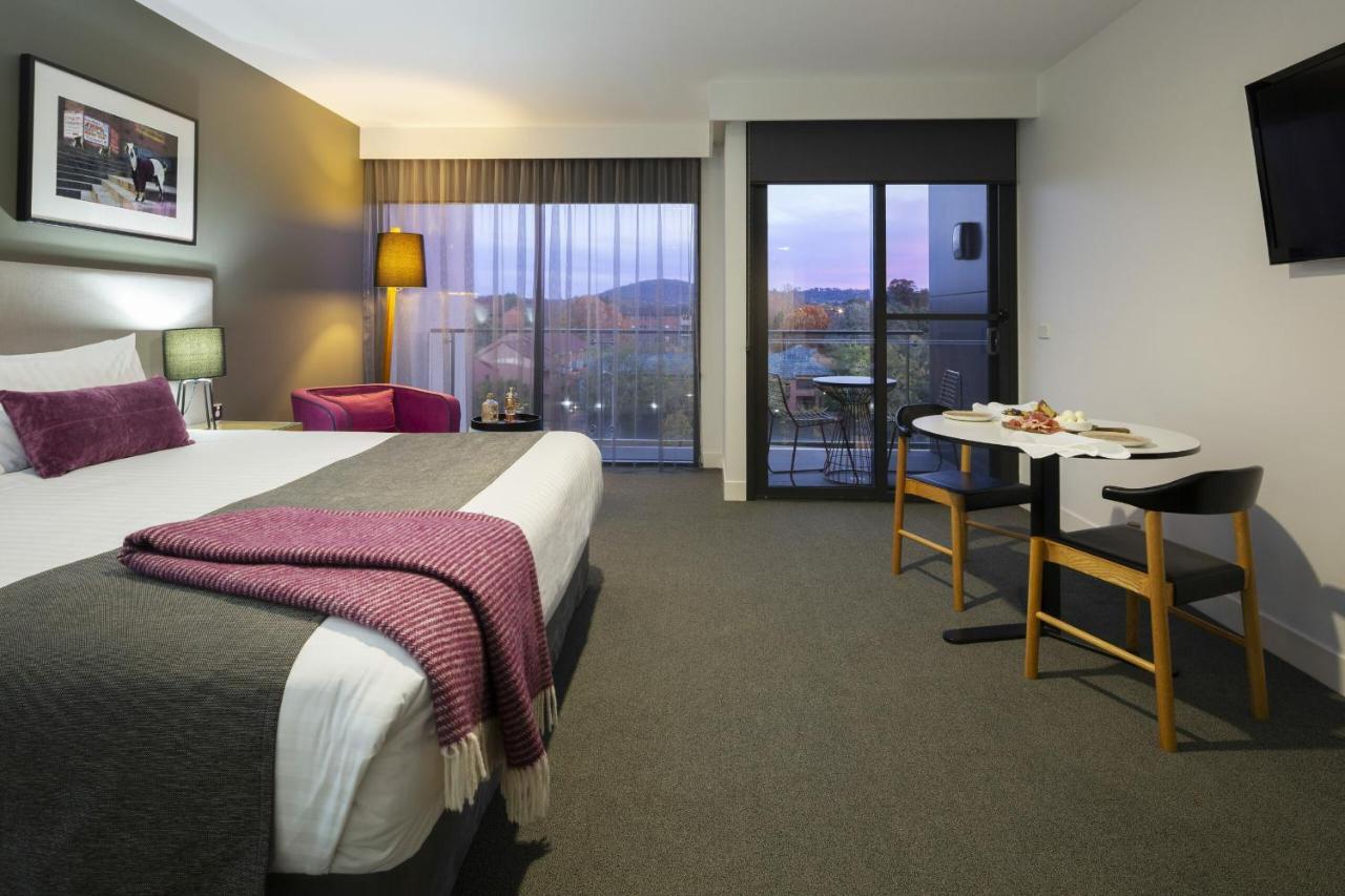 East Hotel And Apartments Canberra Exteriér fotografie